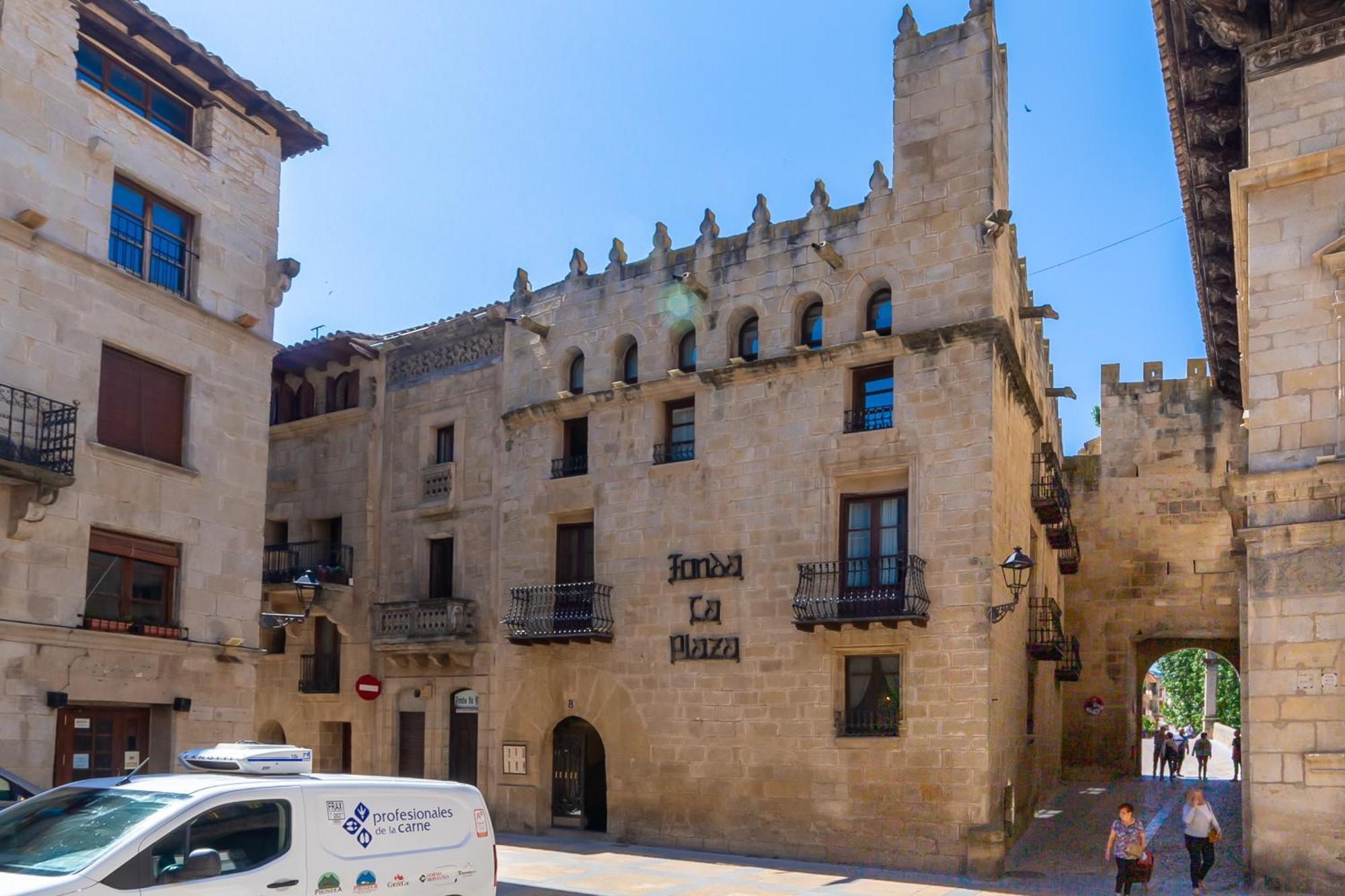 Fonda La Plaza Valderrobres Exterior foto