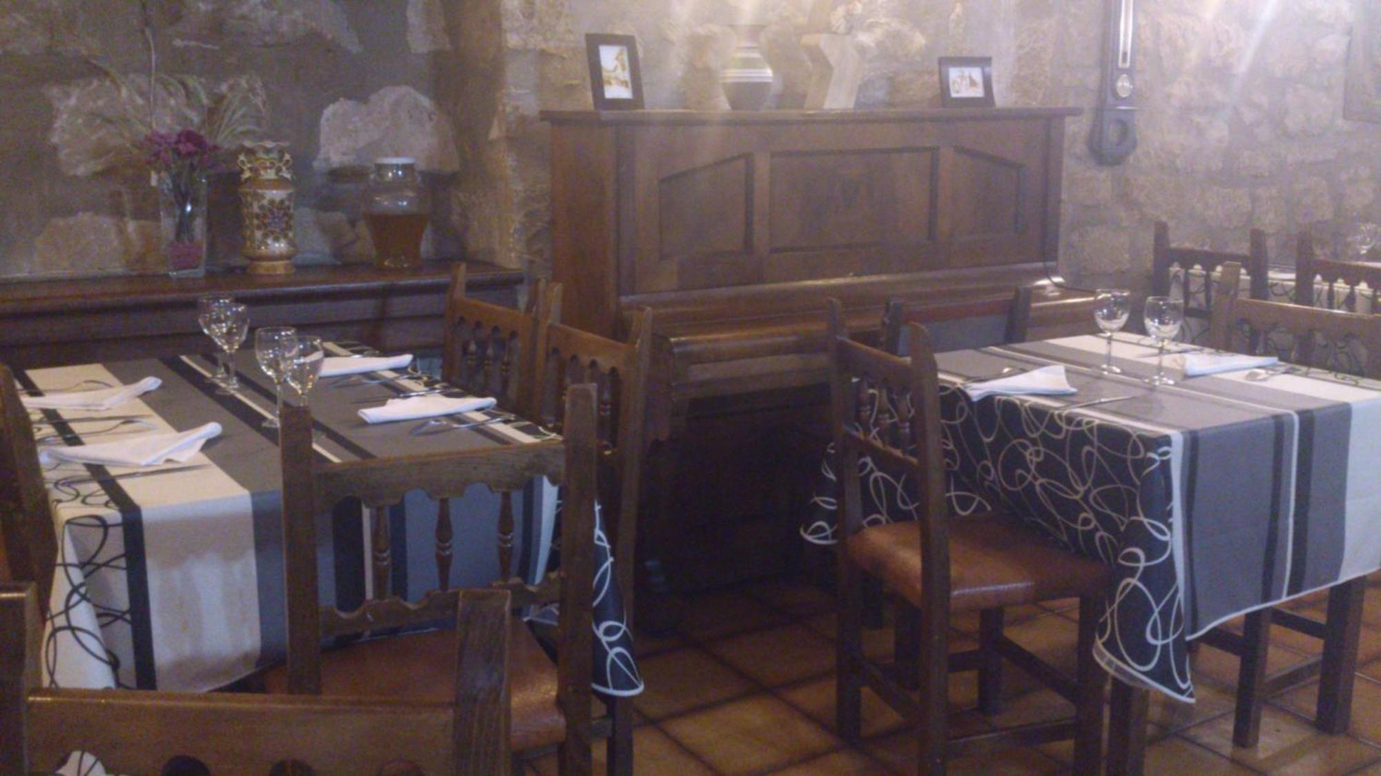Fonda La Plaza Valderrobres Exterior foto