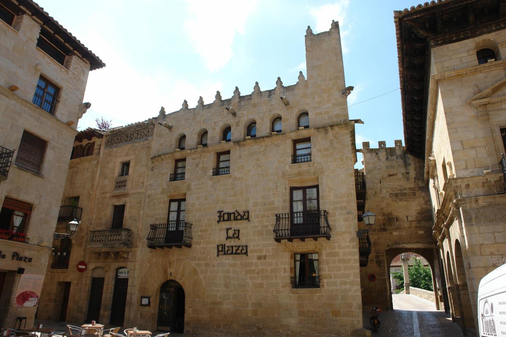 Fonda La Plaza Valderrobres Exterior foto